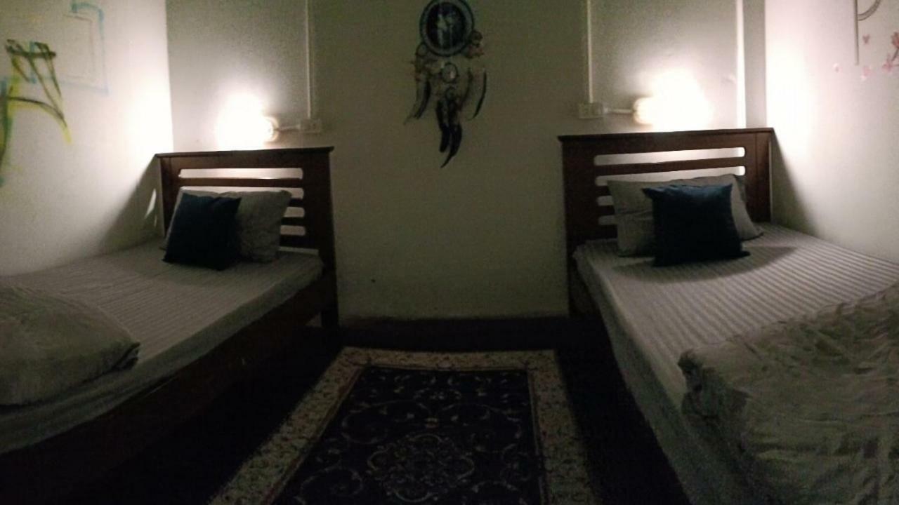 Smart Hostel Chiang Mai Bagian luar foto